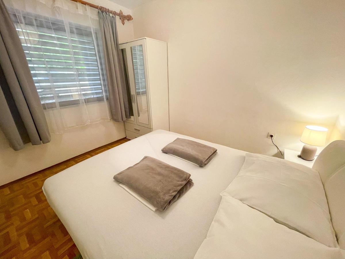 Apartmani Irena Jadranovo Bagian luar foto