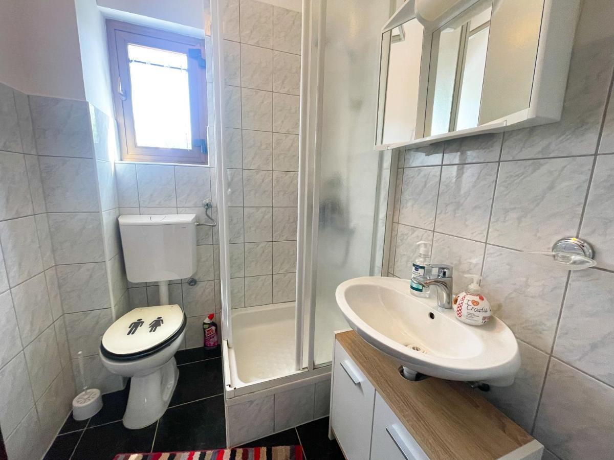 Apartmani Irena Jadranovo Bagian luar foto