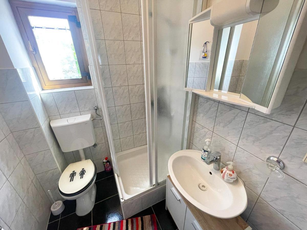 Apartmani Irena Jadranovo Bagian luar foto