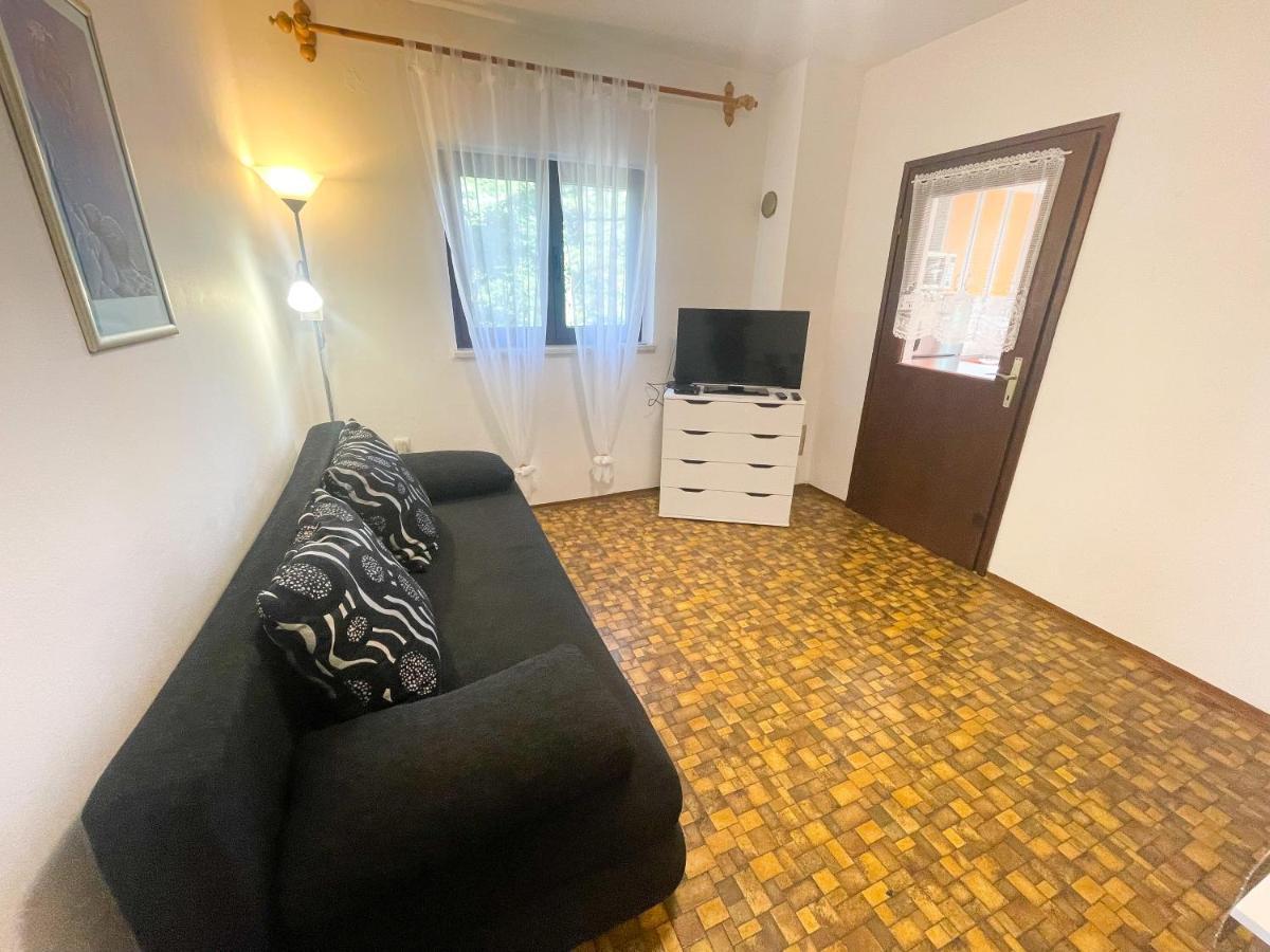 Apartmani Irena Jadranovo Bagian luar foto